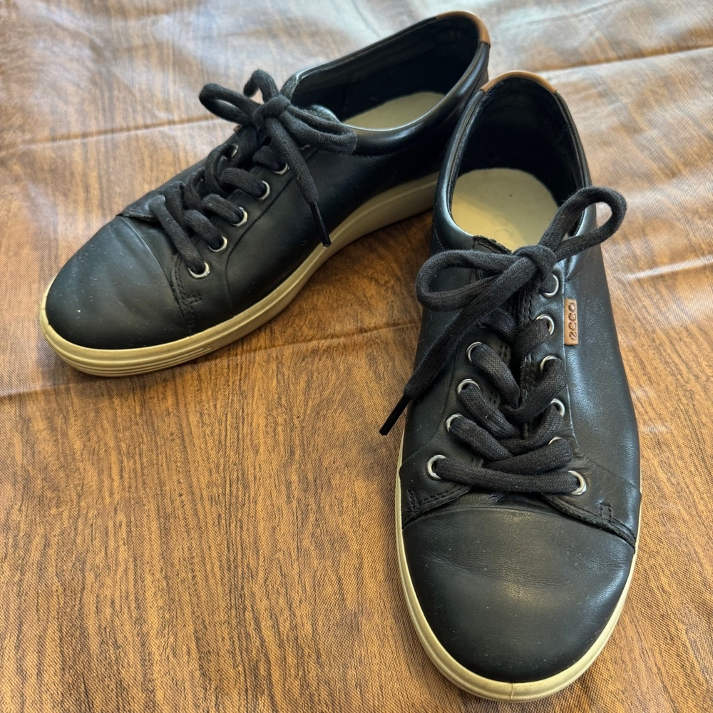 Ecco Black Leather Low-Top Sneakers with Cream Sole